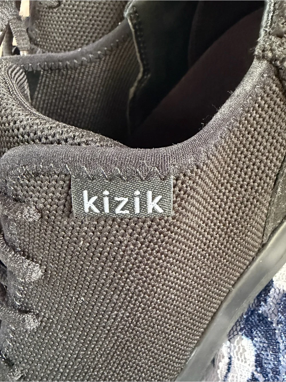 Kizik All-Black Slip-On Knit Sneaker. Men’s 9W, Women’s 10.5W Feather light!